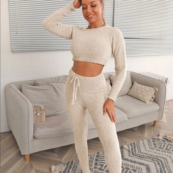 🆕 Softest Chenille Jogger Set Cream - Picture 4 of 12